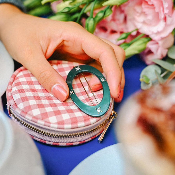 Les jolies barrettes à cheveux : l’accessoire tendance pour sublimer ta coiffure - Hydra Studio